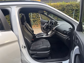 Mitsubishi Eclipse Cross/Plus Select Black Hybrid 4WD - foto 16