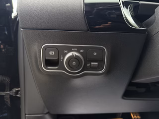 Mercedes-Benz B 250 e Pano SHZ Navi LED AMG 1.Hand Scheckheft - foto 7