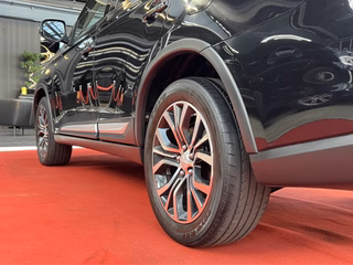 Mitsubishi Outlander Plus 2,2DI-D LED/TEMP/KAM/SHZ/ - foto 6