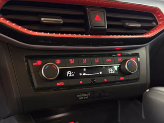 SEAT Ibiza FR-Line LED / LANE-ASSIT / TEMP / DSG / PDC / SHZ / START-STOP / - foto 24