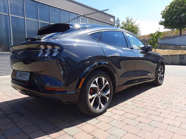 Ford Mustang Mach-E AWD ExtendedRange+NAVI+PANO+ACC+KAMERA+PDC - bilder 2