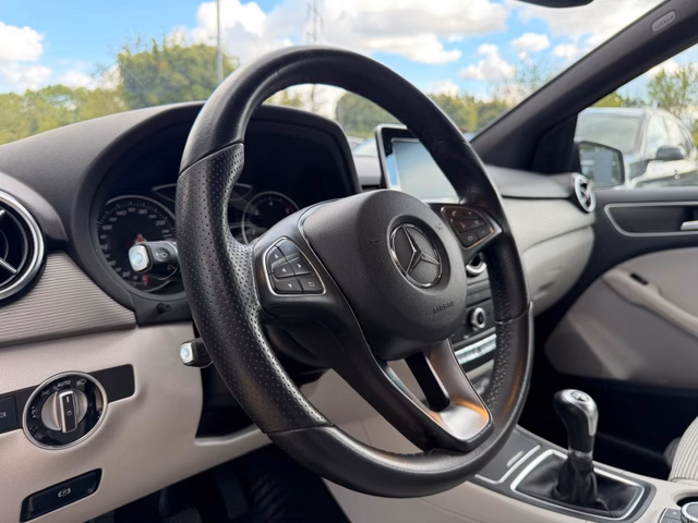 Mercedes-Benz B 200 Kamera*Navi*AHK*StandHz.*SitzHz.*1.Hand - foto 7