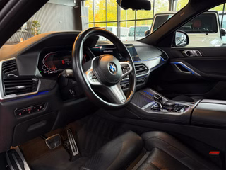 BMW xDrive 30 d M Sport PANO/MEMORY/LED/ICONICGLOW/KAMERA - foto 11