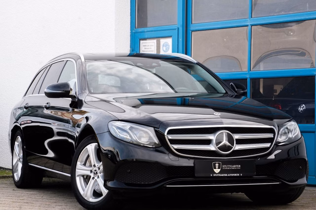 Mercedes-Benz E 400 4M T Navi Distronic Wides Kamera Memory - foto 1