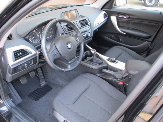 BMW 118d - foto 1