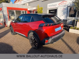 Peugeot 2008 GT Pack*2.HAND*PANO*ACC*SPUR*TEMP*FOCAL* - foto 7