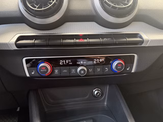 Audi Q2 S-Line Sport 35 Autom., Matrix Pano Kamera ACC - bilder 12