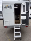Daumennagel 13 - Northern Lights Campers Toyota Hilux Invincible mit NL Camp 6 2,8ltr Mil