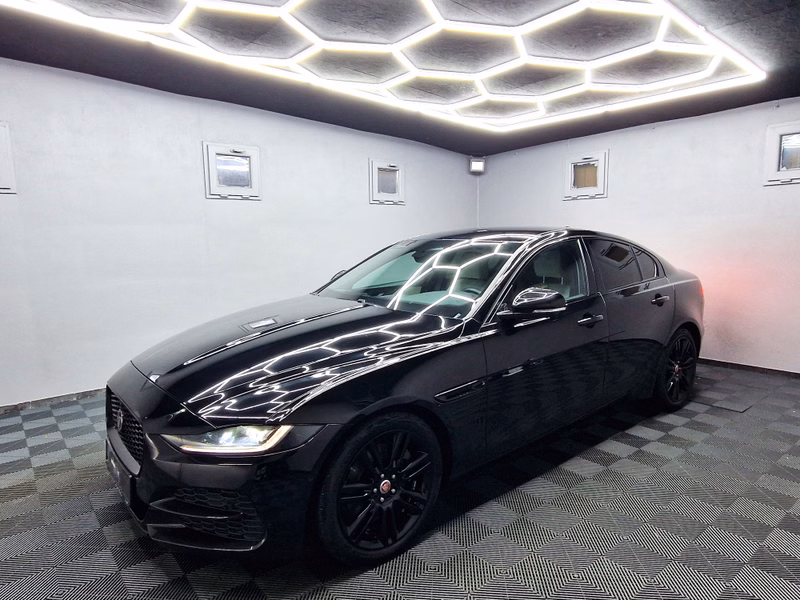 Jaguar XE D 200 SE |AUTOM|LEDER|NAVI|ACC|LED|STANDHEIZUNG|