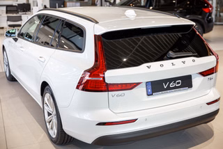 Volvo V60 T6 Core Recharge AWD Standheizung*inkl. Winterkompletträder*ACC*Sitzheizung vo.+hi.  Plug-In Hybrid - foto 4