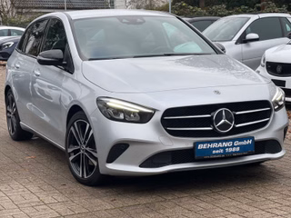 Mercedes-Benz B180d*KAMERA*LED*NAVI*AMBIENTE*AUTOMATIK*NIGHT*