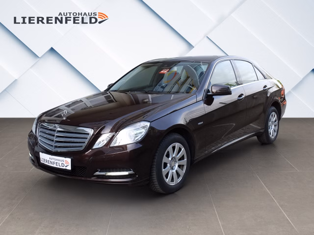 Mercedes-Benz E 220 CDI BlueEfficiency Automatik MB Scheckheft - фото 1