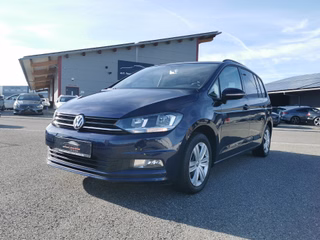Volkswagen Touran 1.2 TSI Trendline BMT 7-S|NAVI|TEMP|AHK Used vehicle for sale | First registration 09/2016 | Price 17.990 €