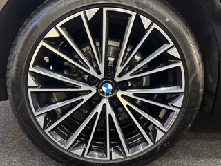 BMW 218 Active Tourer M-SPORT PANO HUD 360 MASSAGE H&K - bilder 39