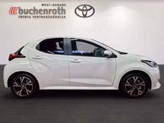 Toyota Yaris Hybrid Teamplayer +Safety- & Comf. Paket + Allwetterreifen - bilder 4