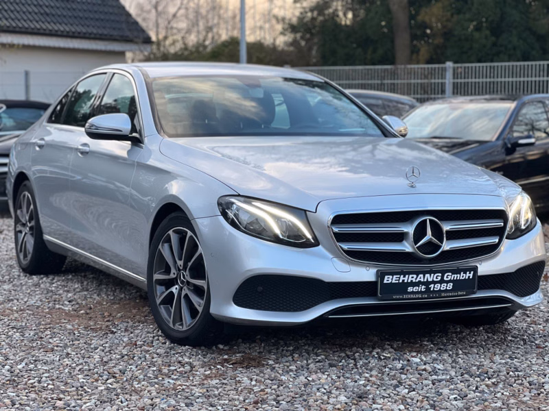 Mercedes-Benz E220d AVANTGARDE *MOD.2017*NAVI*KAMERA*AMBIENTE*