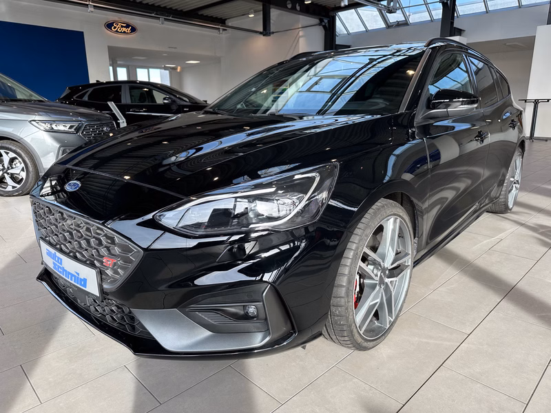 Ford Focus ST Turnier + adaptive LED + schwenkb. AHK + Head-Up
