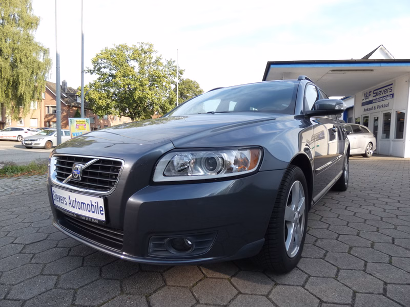 Volvo V50 Kombi 1.8 Kinetic 1 Hand Klima Schiebedach