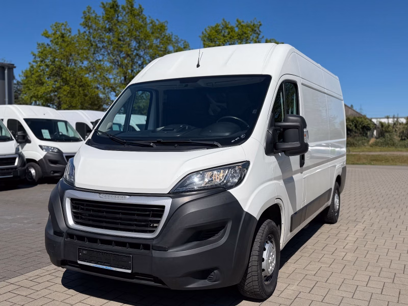 Peugeot Boxer Kasten 333 L2H2 Premium/AHK/Fenster/Kamera
