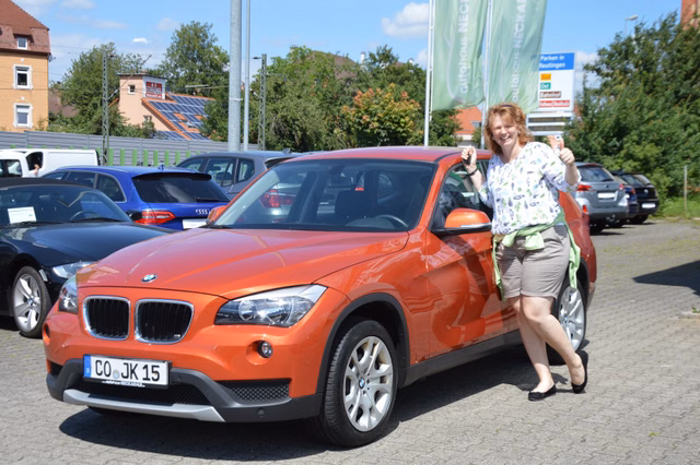 Glückliche Kunden in Autohaus NeckarAlb