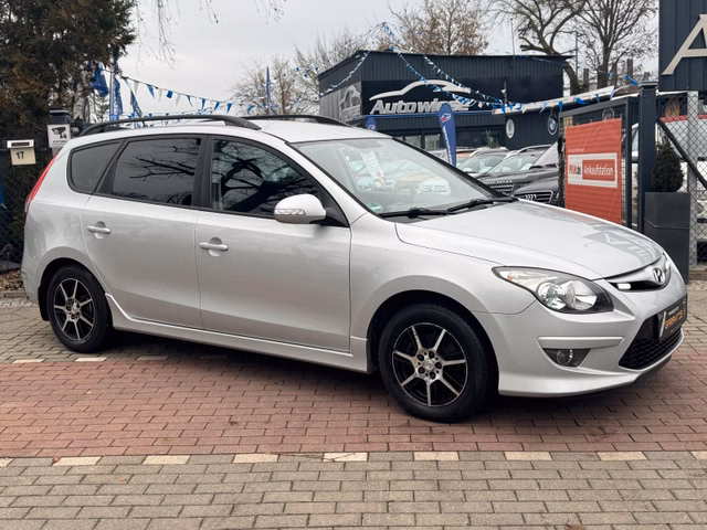 Hyundai i30 cw 1.6 Comfort*Klimaautomatik*Ahk*Tüv NEU - foto 1