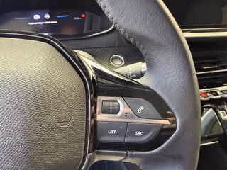 Peugeot 208 Allure  LED ACC CarPlay Kamera Virtual - bilder 8