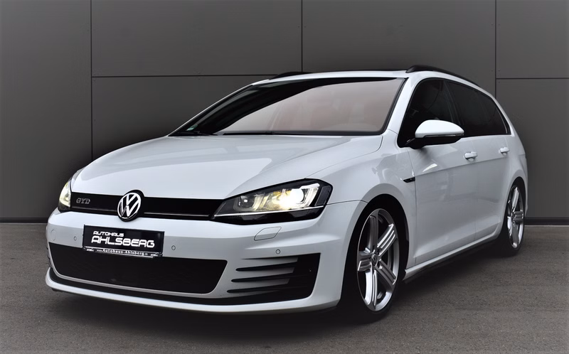 Volkswagen Golf VII Variant GTD BMT/DSG/NAVI/ACC/PANO/FRKamera Xenon/