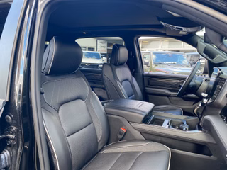 Dodge RAM 5.7 V8 HEMI Limited Night 2026 + 3 Jahre Garantie - bilder 13