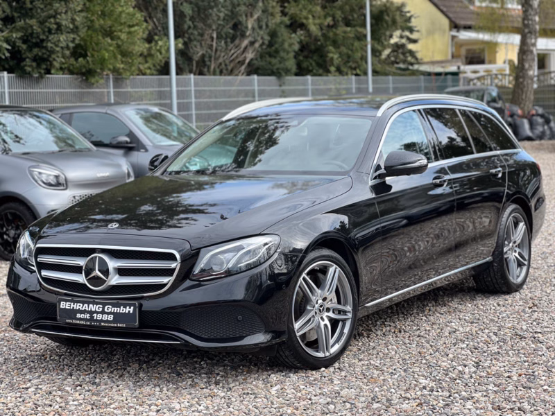 Mercedes-Benz E400T 4MATIC 19'AMG *360°KAMERA*DISTRONIC*AHK*