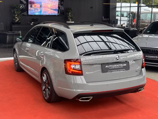 Skoda Octavia Combi V-RS 245 / PANO / ACC / LED / LANE-ASSIST / FRONT-ASSIST - foto 2