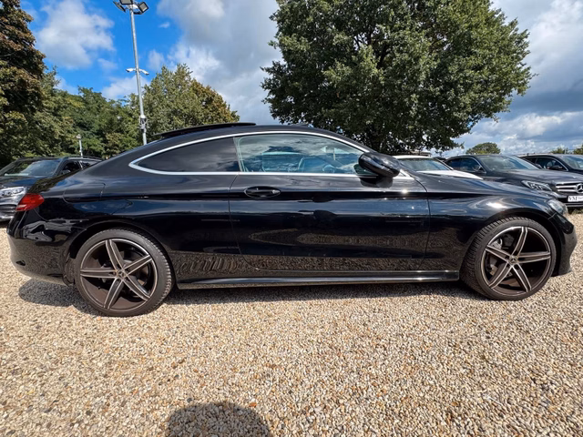 Mercedes-Benz C 180 AMG LINE Kamera*Navi*Tempomat*Pano - bilder 4
