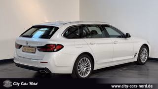 BMW 530d Luxury Line PANORAMA+KAMERA+HEAD.UP+LASER - фото 1
