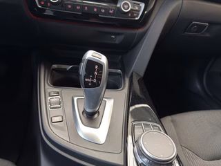 BMW 330 i Advantage Automatik Navi LED 2.Hd AHK - foto 3