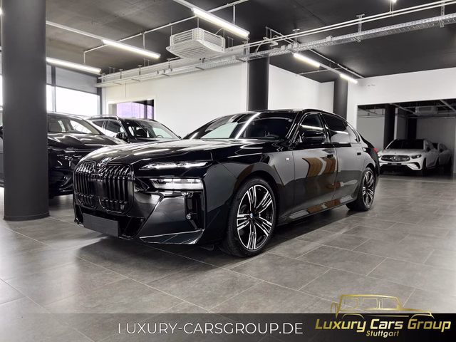 BMW 740 d xDrive M Sport SkyLounge-Prof-Crystal Gebrauchtwagen Kaufen | EZ 06/2023 | Preis 133.875 €