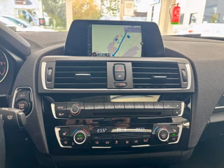 BMW 118 d Sport Line aut.  LED GSHD Navi PDC AHK SHZ - bilder 12