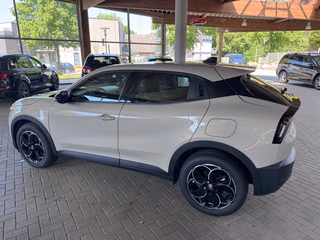 Alfa Romeo Junior Elettrica 115 kW Wärmepumpe, 18-Zoll, 10,25-Zoll-Display - foto 8