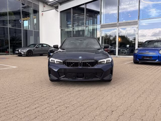 2026 BMW 330i xDrive Sedan - photo 2