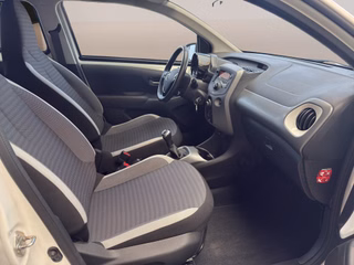 Toyota AYGO x-business Klima Bluetooth - photo 9