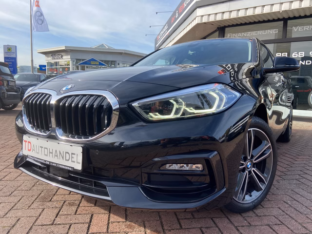 BMW 120 d Sport Line Live Cockpit Professional LED Kamera Gebrauchtwagen Kaufen | EZ 04/2022 | Preis 33.990 €
