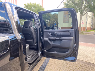 Dodge RAM 5.7 V8 HEMI Limited Night 2026 + 3 Jahre Garantie - bilder 16
