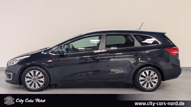 Kia Ceed Sportswagon Dream Team KAM+TEMPO+PDC+SHZ - фото 2