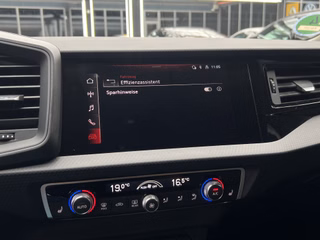 Audi A1 Sportback S-line PRE SENSE / TEMP / SPURWECHSEL / CAM 25 TFSI S line - foto 18