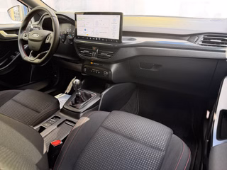 Ford Focus Turnier ST-Line ACC Navi CAM PDC LED - bilder 9