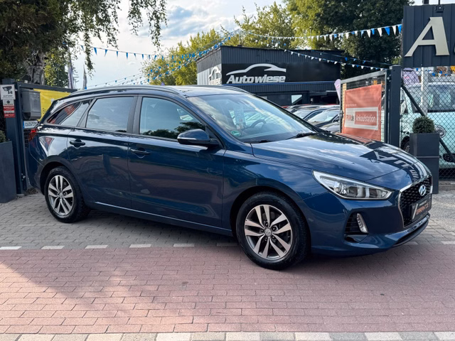 Hyundai i30 cw Family +*Navi*SHZ*Alu*Kamera*TÜV NEU - bilder 1