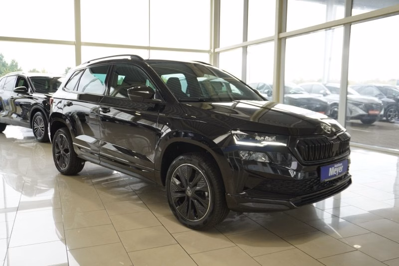 Skoda Karoq Sportline 1,5TSI DSG 4*J.Gar/Pano/aAHK/Matrix/Navi    **