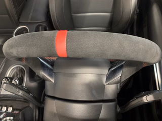 NPML1 Lenkrad GT 350 Alcantara Naht/Mittelstrich rot