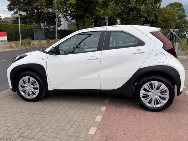 Toyota Aygo X Business Edition*Aut.*CarPlay*SHZ*CAM*4KM - foto 7