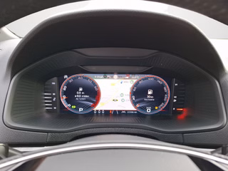 Skoda Karoq 1.5 TSI Sportline DSG / ACC / NAVI / KAMERA / SITZHEIZUNG - bilder 7
