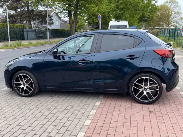 Mazda 2 1.5 Kizoku*Klima*Temp*AGA*Szhz*Kamera*PDC* - bilder 9