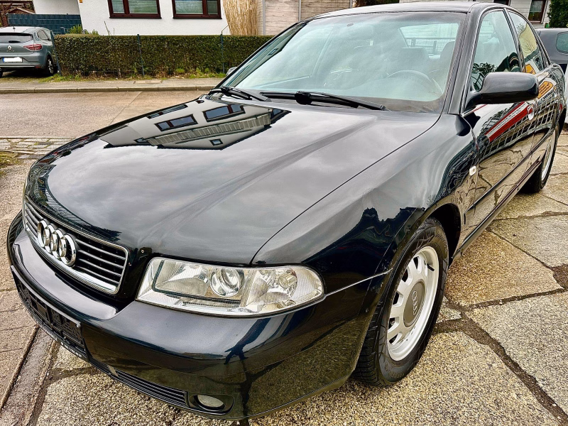 Audi A4 1.8 T Lim. * Automatik *Leder *Klima * 15"LM